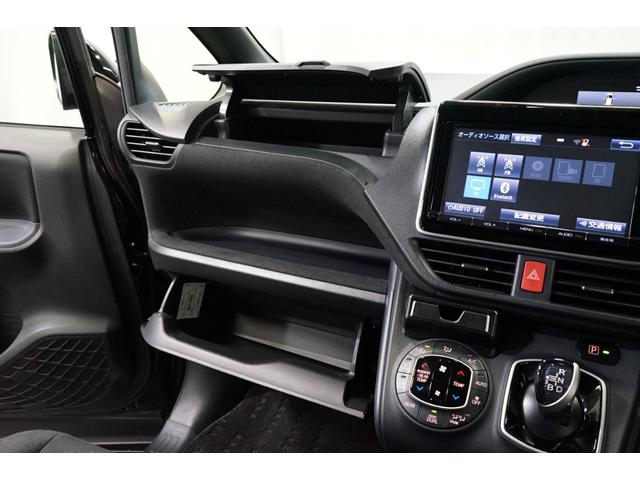 ヴォクシー ハイブリッドV 両側電動スライド モデリスタフルエアロ 9型TVナビ 7人乗り バックカメラ 11型後席モニター オートクルーズ 3列シート ETC スマートキー シートヒーター DVD再生 Bluetooth接続U(42枚目)