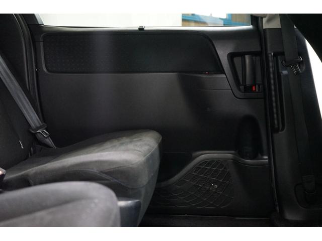 ヴォクシー ハイブリッドV 両側電動スライド モデリスタフルエアロ 9型TVナビ 7人乗り バックカメラ 11型後席モニター オートクルーズ 3列シート ETC スマートキー シートヒーター DVD再生 Bluetooth接続U(60枚目)