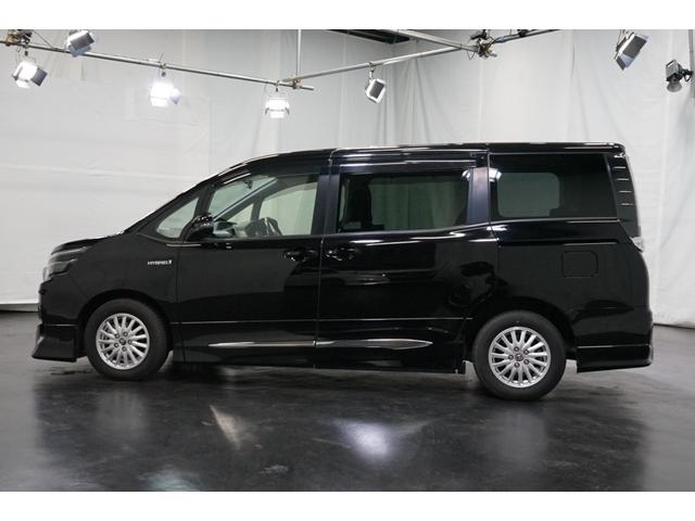 ヴォクシー ハイブリッドV 両側電動スライド モデリスタフルエアロ 9型TVナビ 7人乗り バックカメラ 11型後席モニター オートクルーズ 3列シート ETC スマートキー シートヒーター DVD再生 Bluetooth接続U(64枚目)