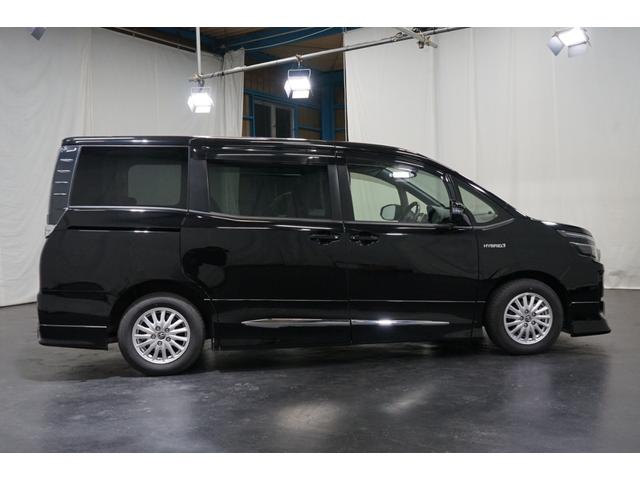 ヴォクシー ハイブリッドV 両側電動スライド モデリスタフルエアロ 9型TVナビ 7人乗り バックカメラ 11型後席モニター オートクルーズ 3列シート ETC スマートキー シートヒーター DVD再生 Bluetooth接続U(65枚目)