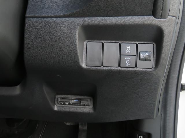 シャトル Ｇ　禁煙車　カロッツェリアナビＴＶ　バックカメラ　アイドリングストップ機能　スマートキー　記録簿　チップアップシート　ＣＤ／ＤＶＤ　Ｂｌｕｅｔｏｏｔｈ接続　ＥＴＣ　フルフラットシート　フルセグ　ステリモＵ（12枚目）