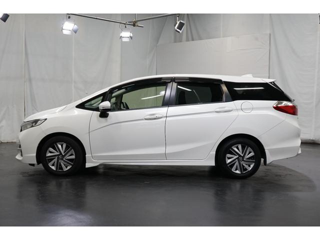 シャトル Ｇ　禁煙車　カロッツェリアナビＴＶ　バックカメラ　アイドリングストップ機能　スマートキー　記録簿　チップアップシート　ＣＤ／ＤＶＤ　Ｂｌｕｅｔｏｏｔｈ接続　ＥＴＣ　フルフラットシート　フルセグ　ステリモＵ（13枚目）