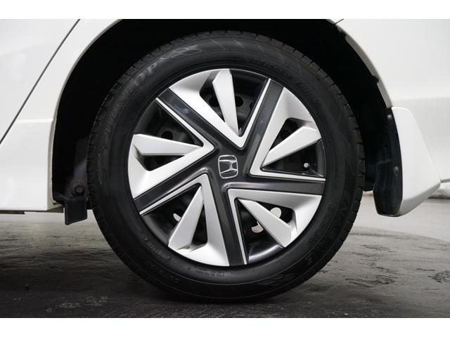 シャトル Ｇ　禁煙車　カロッツェリアナビＴＶ　バックカメラ　アイドリングストップ機能　スマートキー　記録簿　チップアップシート　ＣＤ／ＤＶＤ　Ｂｌｕｅｔｏｏｔｈ接続　ＥＴＣ　フルフラットシート　フルセグ　ステリモＵ（28枚目）