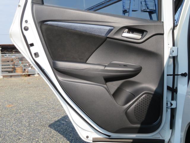 シャトル Ｇ　禁煙車　カロッツェリアナビＴＶ　バックカメラ　アイドリングストップ機能　スマートキー　記録簿　チップアップシート　ＣＤ／ＤＶＤ　Ｂｌｕｅｔｏｏｔｈ接続　ＥＴＣ　フルフラットシート　フルセグ　ステリモＵ（59枚目）