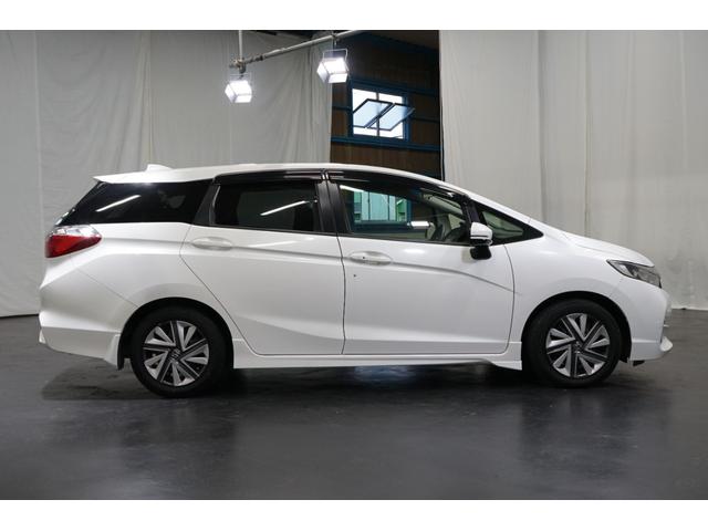 シャトル Ｇ　禁煙車　カロッツェリアナビＴＶ　バックカメラ　アイドリングストップ機能　スマートキー　記録簿　チップアップシート　ＣＤ／ＤＶＤ　Ｂｌｕｅｔｏｏｔｈ接続　ＥＴＣ　フルフラットシート　フルセグ　ステリモＵ（65枚目）