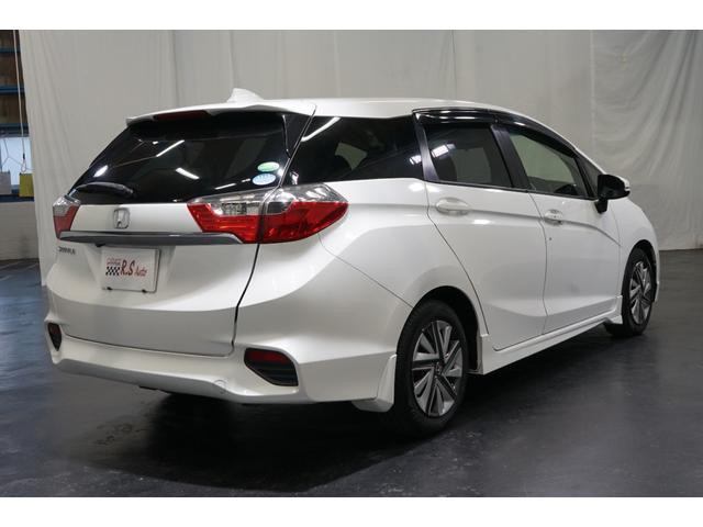 シャトル Ｇ　禁煙車　カロッツェリアナビＴＶ　バックカメラ　アイドリングストップ機能　スマートキー　記録簿　チップアップシート　ＣＤ／ＤＶＤ　Ｂｌｕｅｔｏｏｔｈ接続　ＥＴＣ　フルフラットシート　フルセグ　ステリモＵ（68枚目）