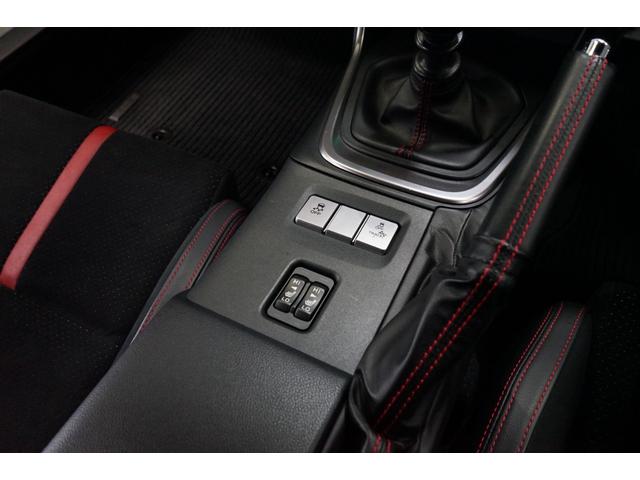 BRZ S 禁煙車 6速ミッション車 STIダウンサス STIマフラー 9型ナビ クルコン バックカメラ 18AW ハーフ革 シートヒーター DVD Bluetooth フルセグ ETC ローダウン スマートキー(7枚目)