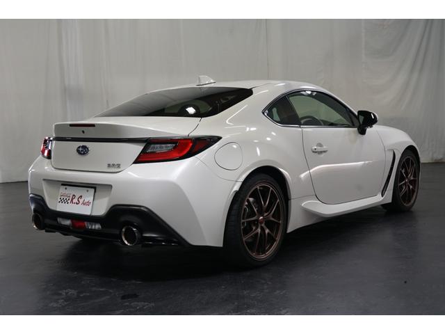 BRZ S 禁煙車 6速ミッション車 STIダウンサス STIマフラー 9型ナビ クルコン バックカメラ 18AW ハーフ革 シートヒーター DVD Bluetooth フルセグ ETC ローダウン スマートキー(8枚目)
