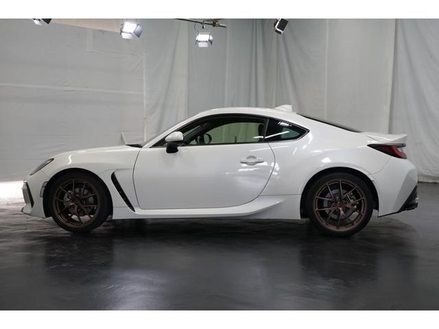 BRZ S 禁煙車 6速ミッション車 STIダウンサス STIマフラー 9型ナビ クルコン バックカメラ 18AW ハーフ革 シートヒーター DVD Bluetooth フルセグ ETC ローダウン スマートキー(13枚目)