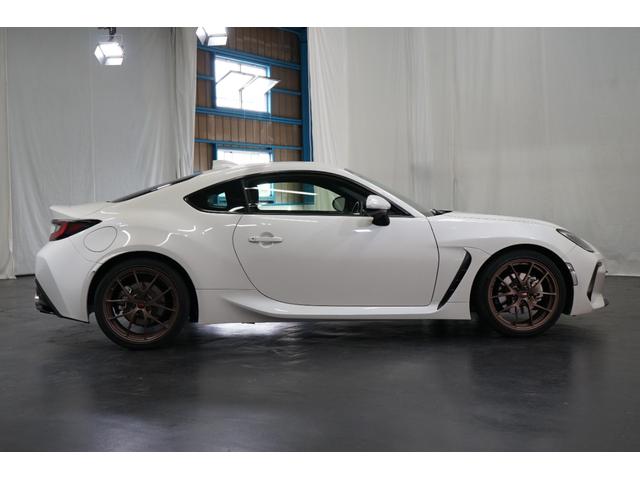 BRZ S 禁煙車 6速ミッション車 STIダウンサス STIマフラー 9型ナビ クルコン バックカメラ 18AW ハーフ革 シートヒーター DVD Bluetooth フルセグ ETC ローダウン スマートキー(14枚目)