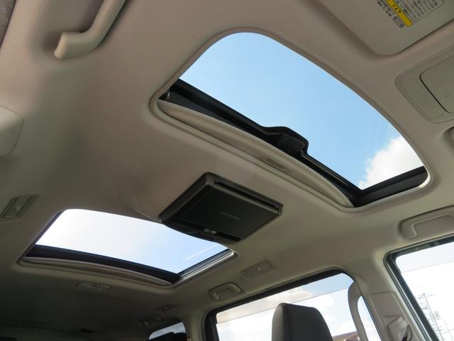 ヴォクシー ＺＳ　サンルーフ　両側電動スライド　９型ナビＴＶ　バックカメラ　１０．２型後席モニター　ＥＴＣ　ＣＤ／ＤＶＤ再生　Ｂｌｕｅｔｏｏｔｈ接続　７人乗り　３列シート　１６ＡＷ　ウォークスルー　ＬＥＤヘッドライトＵ（5枚目）