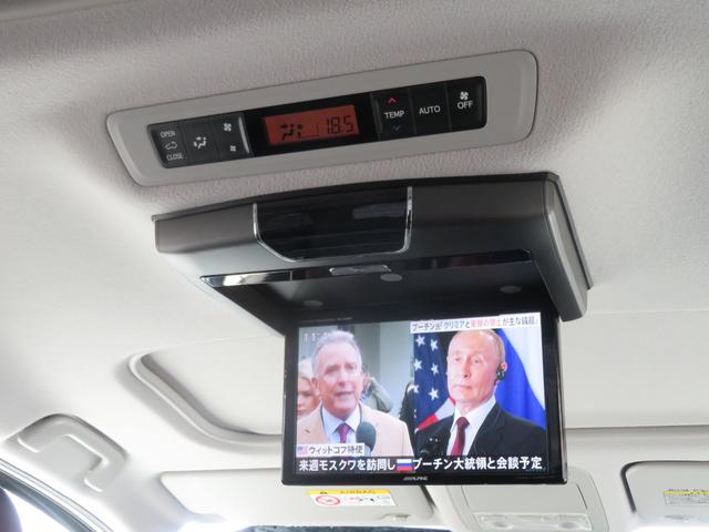 ヴォクシー ＺＳ　サンルーフ　両側電動スライド　９型ナビＴＶ　バックカメラ　１０．２型後席モニター　ＥＴＣ　ＣＤ／ＤＶＤ再生　Ｂｌｕｅｔｏｏｔｈ接続　７人乗り　３列シート　１６ＡＷ　ウォークスルー　ＬＥＤヘッドライトＵ（6枚目）