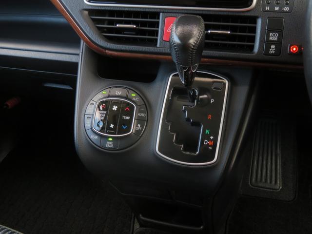 ヴォクシー ＺＳ　サンルーフ　両側電動スライド　９型ナビＴＶ　バックカメラ　１０．２型後席モニター　ＥＴＣ　ＣＤ／ＤＶＤ再生　Ｂｌｕｅｔｏｏｔｈ接続　７人乗り　３列シート　１６ＡＷ　ウォークスルー　ＬＥＤヘッドライトＵ（11枚目）