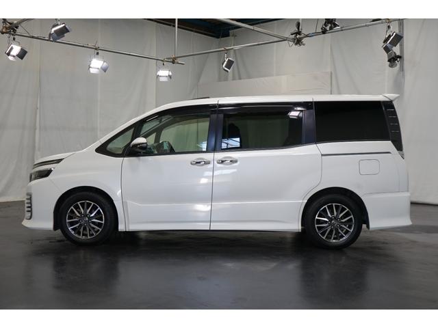 ヴォクシー ＺＳ　サンルーフ　両側電動スライド　９型ナビＴＶ　バックカメラ　１０．２型後席モニター　ＥＴＣ　ＣＤ／ＤＶＤ再生　Ｂｌｕｅｔｏｏｔｈ接続　７人乗り　３列シート　１６ＡＷ　ウォークスルー　ＬＥＤヘッドライトＵ（13枚目）