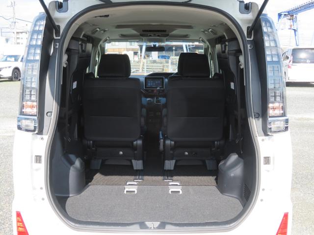 ヴォクシー ＺＳ　サンルーフ　両側電動スライド　９型ナビＴＶ　バックカメラ　１０．２型後席モニター　ＥＴＣ　ＣＤ／ＤＶＤ再生　Ｂｌｕｅｔｏｏｔｈ接続　７人乗り　３列シート　１６ＡＷ　ウォークスルー　ＬＥＤヘッドライトＵ（17枚目）
