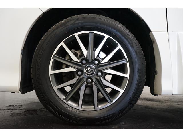 ヴォクシー ＺＳ　サンルーフ　両側電動スライド　９型ナビＴＶ　バックカメラ　１０．２型後席モニター　ＥＴＣ　ＣＤ／ＤＶＤ再生　Ｂｌｕｅｔｏｏｔｈ接続　７人乗り　３列シート　１６ＡＷ　ウォークスルー　ＬＥＤヘッドライトＵ（24枚目）