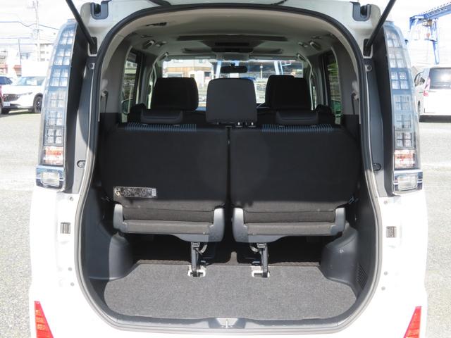 ヴォクシー ＺＳ　サンルーフ　両側電動スライド　９型ナビＴＶ　バックカメラ　１０．２型後席モニター　ＥＴＣ　ＣＤ／ＤＶＤ再生　Ｂｌｕｅｔｏｏｔｈ接続　７人乗り　３列シート　１６ＡＷ　ウォークスルー　ＬＥＤヘッドライトＵ（53枚目）