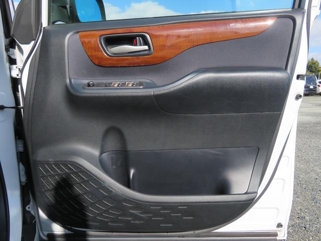 ヴォクシー ＺＳ　サンルーフ　両側電動スライド　９型ナビＴＶ　バックカメラ　１０．２型後席モニター　ＥＴＣ　ＣＤ／ＤＶＤ再生　Ｂｌｕｅｔｏｏｔｈ接続　７人乗り　３列シート　１６ＡＷ　ウォークスルー　ＬＥＤヘッドライトＵ（55枚目）