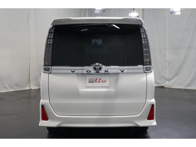 ヴォクシー ＺＳ　サンルーフ　両側電動スライド　９型ナビＴＶ　バックカメラ　１０．２型後席モニター　ＥＴＣ　ＣＤ／ＤＶＤ再生　Ｂｌｕｅｔｏｏｔｈ接続　７人乗り　３列シート　１６ＡＷ　ウォークスルー　ＬＥＤヘッドライトＵ（63枚目）