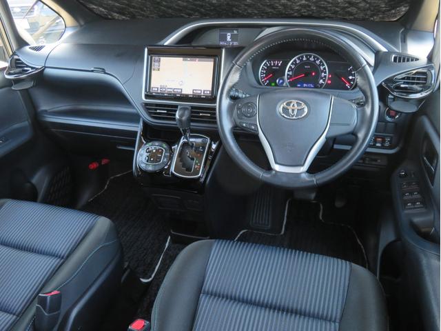 ヴォクシー ＺＳ　煌ＩＩ　禁煙車　ワンオーナー　両側電動スライド　９型ナビＴＶ　バックカメラ　７人乗り　１２．１型フリップダウン　プリクラッシュ　ＥＴＣ　ＣＤ／ＤＶＤ　Ｂｌｕｅｔｏｏｔｈ接続　フルセグ　アイドリングストップ　Ｕ（2枚目）