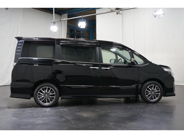 ヴォクシー ＺＳ　煌ＩＩ　禁煙車　ワンオーナー　両側電動スライド　９型ナビＴＶ　バックカメラ　７人乗り　１２．１型フリップダウン　プリクラッシュ　ＥＴＣ　ＣＤ／ＤＶＤ　Ｂｌｕｅｔｏｏｔｈ接続　フルセグ　アイドリングストップ　Ｕ（14枚目）