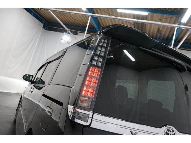 ヴォクシー ＺＳ　煌ＩＩ　禁煙車　ワンオーナー　両側電動スライド　９型ナビＴＶ　バックカメラ　７人乗り　１２．１型フリップダウン　プリクラッシュ　ＥＴＣ　ＣＤ／ＤＶＤ　Ｂｌｕｅｔｏｏｔｈ接続　フルセグ　アイドリングストップ　Ｕ（20枚目）