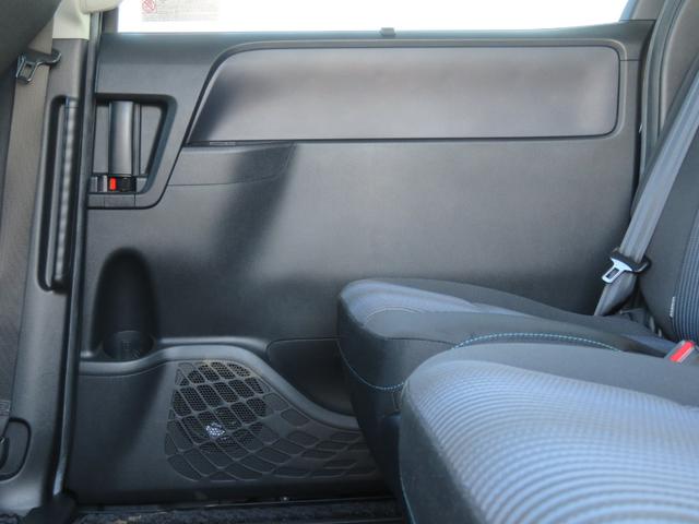 ヴォクシー ＺＳ　煌ＩＩ　禁煙車　ワンオーナー　両側電動スライド　９型ナビＴＶ　バックカメラ　７人乗り　１２．１型フリップダウン　プリクラッシュ　ＥＴＣ　ＣＤ／ＤＶＤ　Ｂｌｕｅｔｏｏｔｈ接続　フルセグ　アイドリングストップ　Ｕ（57枚目）