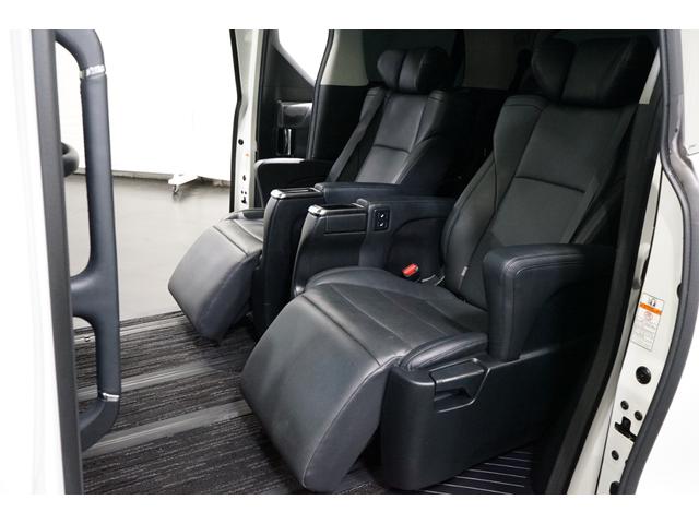 ヴェルファイア 2.5Z Gエディション 後期 禁煙車 両側電動スライドドア サンルーフ 黒革 10型ナビTV 12型フリップダウン 18AW プリクラッシュ レーダークルーズ ETC 7人乗り シートエアコン DVD Bluetooth接続(16枚目)