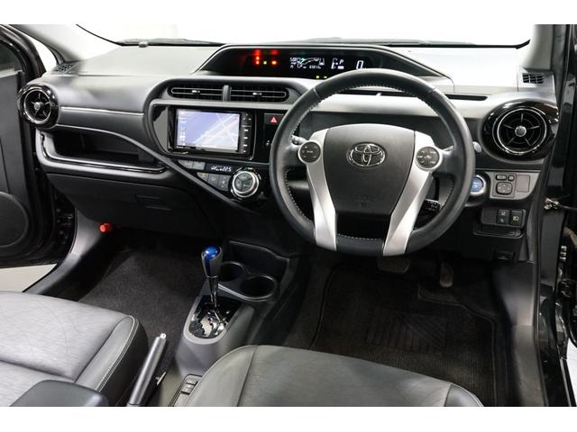 アクア Ｇブラックソフトレザーセレクション　ハイブリッド　禁煙車　中期型　黒革シート　スマートキー　ＴＶナビ　バックカメラ　プリクラッシュセーフティ　クルーズコントロール　ＥＴＣ　アイドリングストップ　ＣＤ／ＤＶＤ再生　Ｂｌｕｅｔｏｏｔｈ接続　シートヒーター（2枚目）