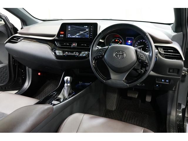 C-HR ハイブリッドG ワンオーナー車 禁煙車 7型ナビTV バックカメラ 衝突軽減ブレーキ ETC レーダークルーズ ハーフレザー スマートキー フルセグTV CD/DVD Bluetooth接続 シーケンシャルウィンカー(2枚目)