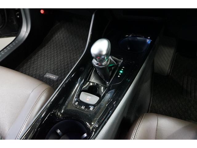 C-HR ハイブリッドG ワンオーナー車 禁煙車 7型ナビTV バックカメラ 衝突軽減ブレーキ ETC レーダークルーズ ハーフレザー スマートキー フルセグTV CD/DVD Bluetooth接続 シーケンシャルウィンカー(11枚目)