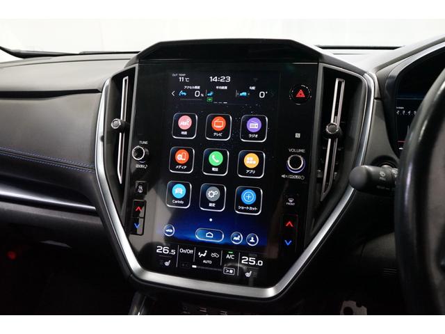 �y�P�P�D�U�C���`���j�^�[�z���W�����ڂ���Ă���A�i�r�����I�[�f�B�I�A�G�A�R���̑�����^�b�`�p�l���ōs���܂��B�u���[�g�D�[�X�ڑ��͂������\�ł��B���ʂȂ̂Ō��₷���A�^�u���b�g���o�ő���ł��܂��B