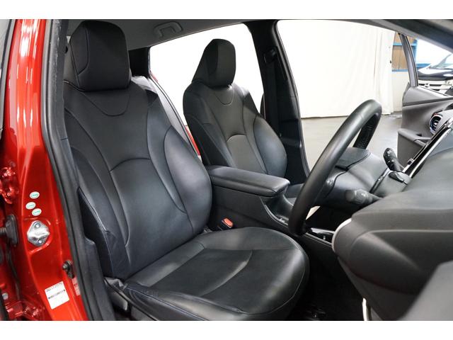 プリウス Sツーリングセレクション 禁煙車 HV車 点検記録簿 黒革シート 7インチナビTV バックカメラ 純正17AW ETC車載器 シートヒーター搭載 CD/DVD再生 Bluetooth接続 アイドリングストップ機能 オートライト(15枚目)