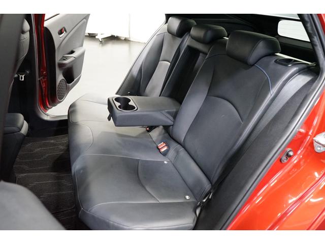プリウス Sツーリングセレクション 禁煙車 HV車 点検記録簿 黒革シート 7インチナビTV バックカメラ 純正17AW ETC車載器 シートヒーター搭載 CD/DVD再生 Bluetooth接続 アイドリングストップ機能 オートライト(16枚目)