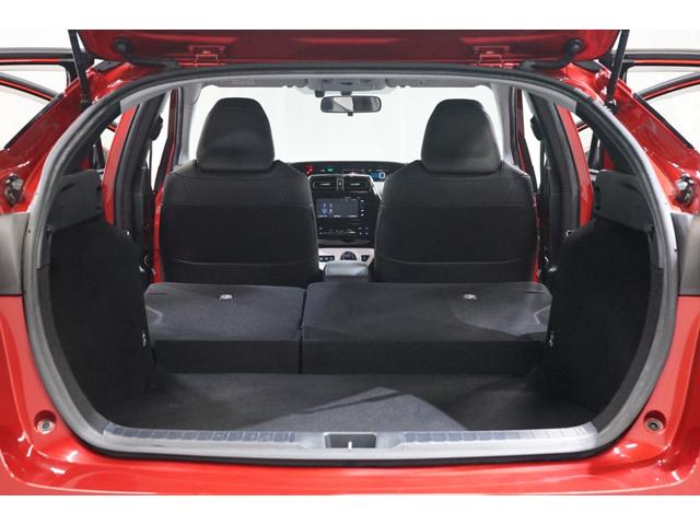 プリウス Sツーリングセレクション 禁煙車 HV車 点検記録簿 黒革シート 7インチナビTV バックカメラ 純正17AW ETC車載器 シートヒーター搭載 CD/DVD再生 Bluetooth接続 アイドリングストップ機能 オートライト(17枚目)