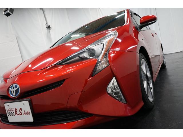 プリウス Sツーリングセレクション 禁煙車 HV車 点検記録簿 黒革シート 7インチナビTV バックカメラ 純正17AW ETC車載器 シートヒーター搭載 CD/DVD再生 Bluetooth接続 アイドリングストップ機能 オートライト(19枚目)