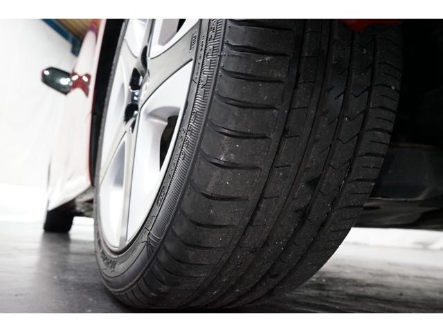 プリウス Sツーリングセレクション 禁煙車 HV車 点検記録簿 黒革シート 7インチナビTV バックカメラ 純正17AW ETC車載器 シートヒーター搭載 CD/DVD再生 Bluetooth接続 アイドリングストップ機能 オートライト(29枚目)