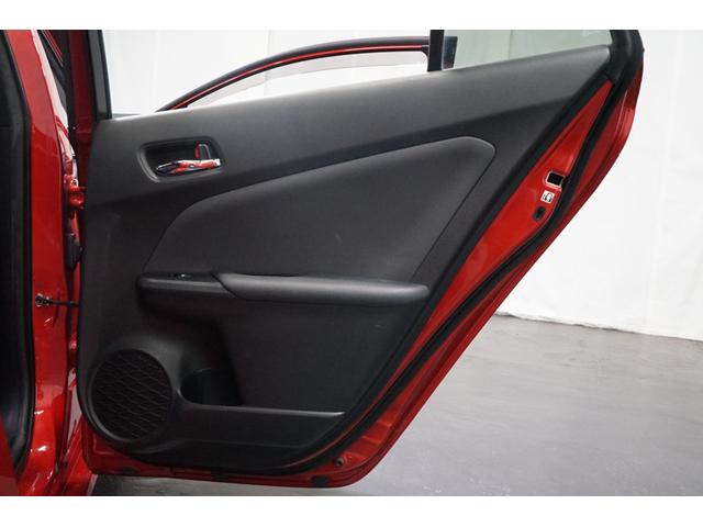 プリウス Sツーリングセレクション 禁煙車 HV車 点検記録簿 黒革シート 7インチナビTV バックカメラ 純正17AW ETC車載器 シートヒーター搭載 CD/DVD再生 Bluetooth接続 アイドリングストップ機能 オートライト(57枚目)