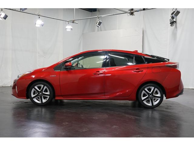 プリウス Sツーリングセレクション 禁煙車 HV車 点検記録簿 黒革シート 7インチナビTV バックカメラ 純正17AW ETC車載器 シートヒーター搭載 CD/DVD再生 Bluetooth接続 アイドリングストップ機能 オートライト(64枚目)