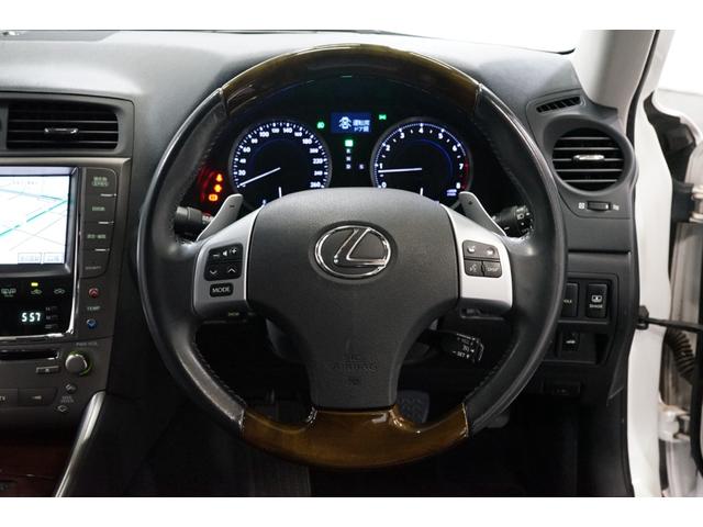 �N���[�Y�R���g���[�������I�ݒ肵�����x�������I�Ɉێ�����N���[�Y�R���g���[���𑕔��B�A�N�Z���𓥂ݑ�����K�v������܂���B�C�𒣂��Ĕ��Ă��܂������ȍ������s���̒������h���C�u�����K�ɃT�|�[�g���܂��B