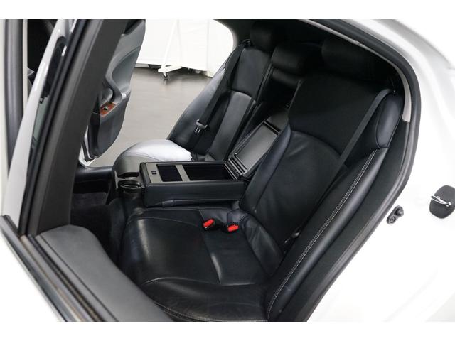 �㕔���Ȃ��O��V�[�g���l�A�������̂���u���b�N�̃��U�[�V�[�g�ɂȂ��Ă��܂��B�V�[�g�̓X���≘�ꓙ�͂قƂ�ǂȂ��A�g�p���̂Ȃ���Ԃł��I�Z���^�[�A�[�����X�g������̂ŁA�V�[���ɍ��킹�ďo������\�ł��B