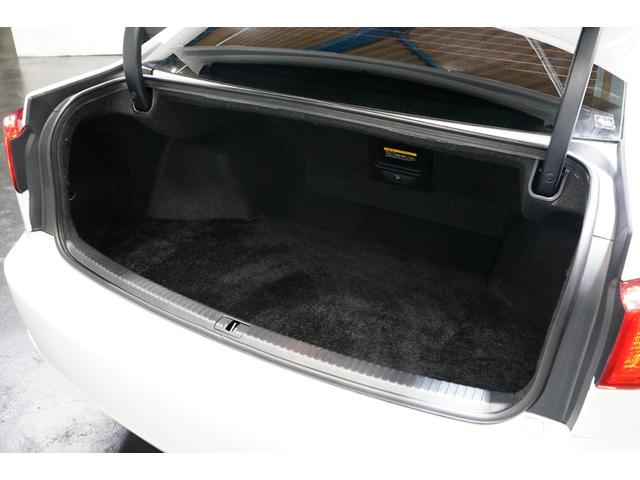 �g�����N�X�y�[�X�͈ꌩ���������������ł����A�㕔���Ȃ�|�����Ƃ��ł��A�׎���Ԃ��L���邱�Ƃ��ł��܂��B�S���t�o�b�O��ςݍ��ނ��Ƃ��ł��܂��B�p�r�ɍ��킹�Ďg�������ĉ��K�J�[���C�t�͂������ł��傤���H�H