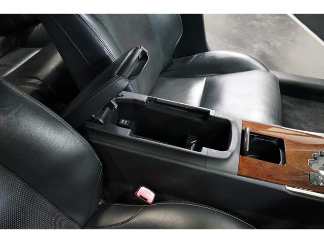 �X�J�C���C���A�h�r�R�O�O�g�A�V���r�A�ȂǂƂ������Z�_���n�Ől�C�̂���Ԃł��ˁB�y�E�R���p�N�g�J�[�ł́A�R�y���A�A���g�A�A���g���p���A�A���g���[�N�X�A�\���I�A���[�~�[�A�X�C�t�g�X�|�[�c�A�f�~�I�A�^�t�g�A