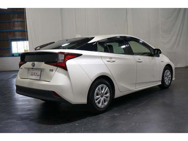 プリウス Ｓ　ハイブリッド　禁煙　後期　９インチナビＴＶ　バックカメラ　衝突軽減ブレーキ　ビルトインＥＴＣ　クルコン　アイドリングストップ　ＰＫＳＢ　ＣＤ／ＤＶＤ再生　ブルートゥース音楽　純正１５ＡＷ　オートハイビーム　フルセグ（68枚目）