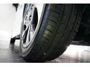 【後輪タイヤの残り溝】こちらの車輌のタイヤ残り溝は画像の通りです。調べる際にはご参考ください。内外装問わず、とにかく徹底清掃・洗浄を行っております。私たちは自信をもって次なるお車をご提供いたします!!