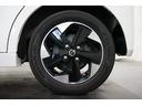 【リア左側タイヤの全体】こちらの車輌は画像のようなホイールを装着しております。純正や社外ホイールに変えたい!というお客様は、営業スタッフまでご相談ください。一緒に自分好みの1台に仕上げていきましょう!