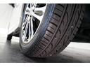 【後輪タイヤの残り溝】こちらの車輌のタイヤ残り溝は画像の通りです。調べる際にはご参考ください。内外装問わず、とにかく徹底清掃・洗浄を行っております。私たちは自信をもって次なるお車をご提供いたします!!