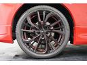 【リア右側タイヤの全体】こちらの車輌は画像のようなホイールを装着しております。純正や社外ホイールに変えたい!というお客様は、営業スタッフまでご相談ください。一緒に自分好みの1台に仕上げていきましょう!