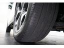 【後輪タイヤの残り溝】こちらの車輌のタイヤ残り溝は画像の通りです。調べる際にはご参考ください。内外装問わず、とにかく徹底清掃・洗浄を行っております。私たちは自信をもって次なるお車をご提供いたします!!