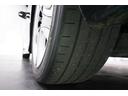 【後輪タイヤの残り溝】こちらの車輌のタイヤ残り溝は画像の通りです。調べる際にはご参考ください。内外装問わず、とにかく徹底清掃・洗浄を行っております。私たちは自信をもって次なるお車をご提供いたします！！